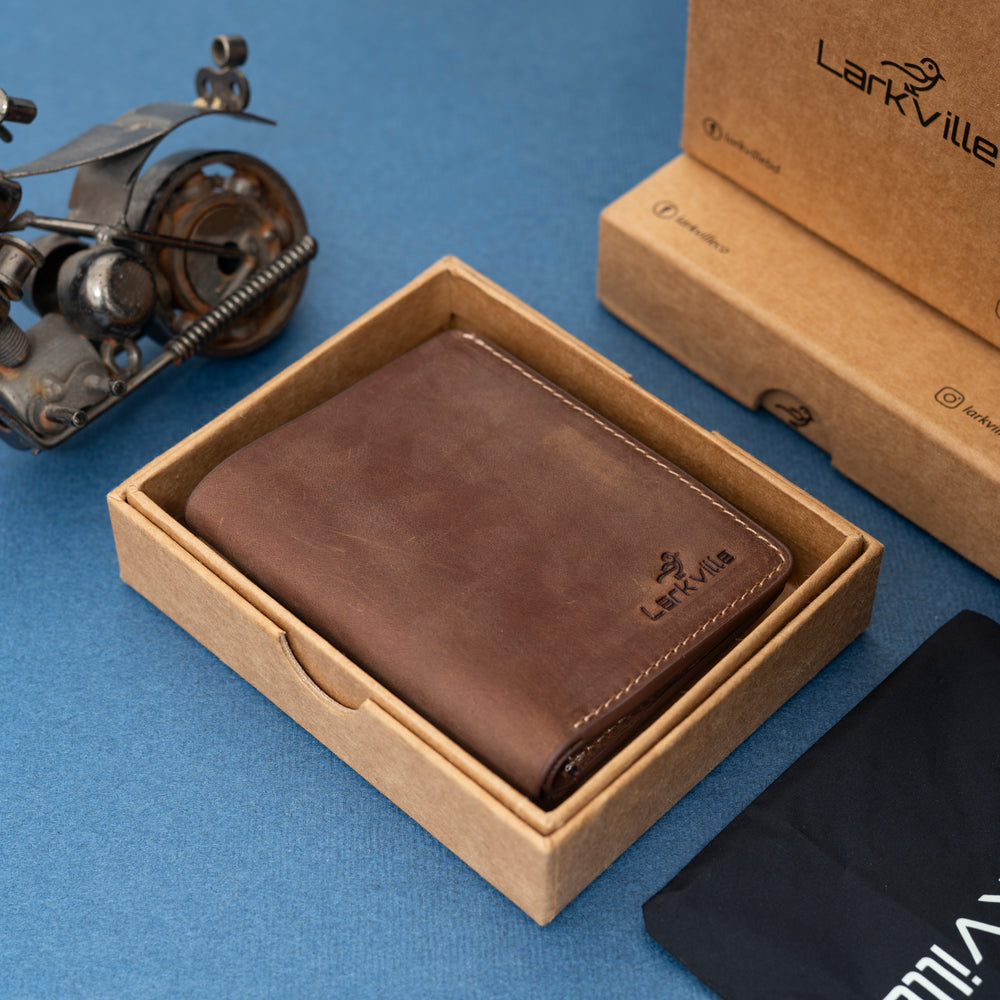 Foundry vertical bifold leather wallet, photo 12