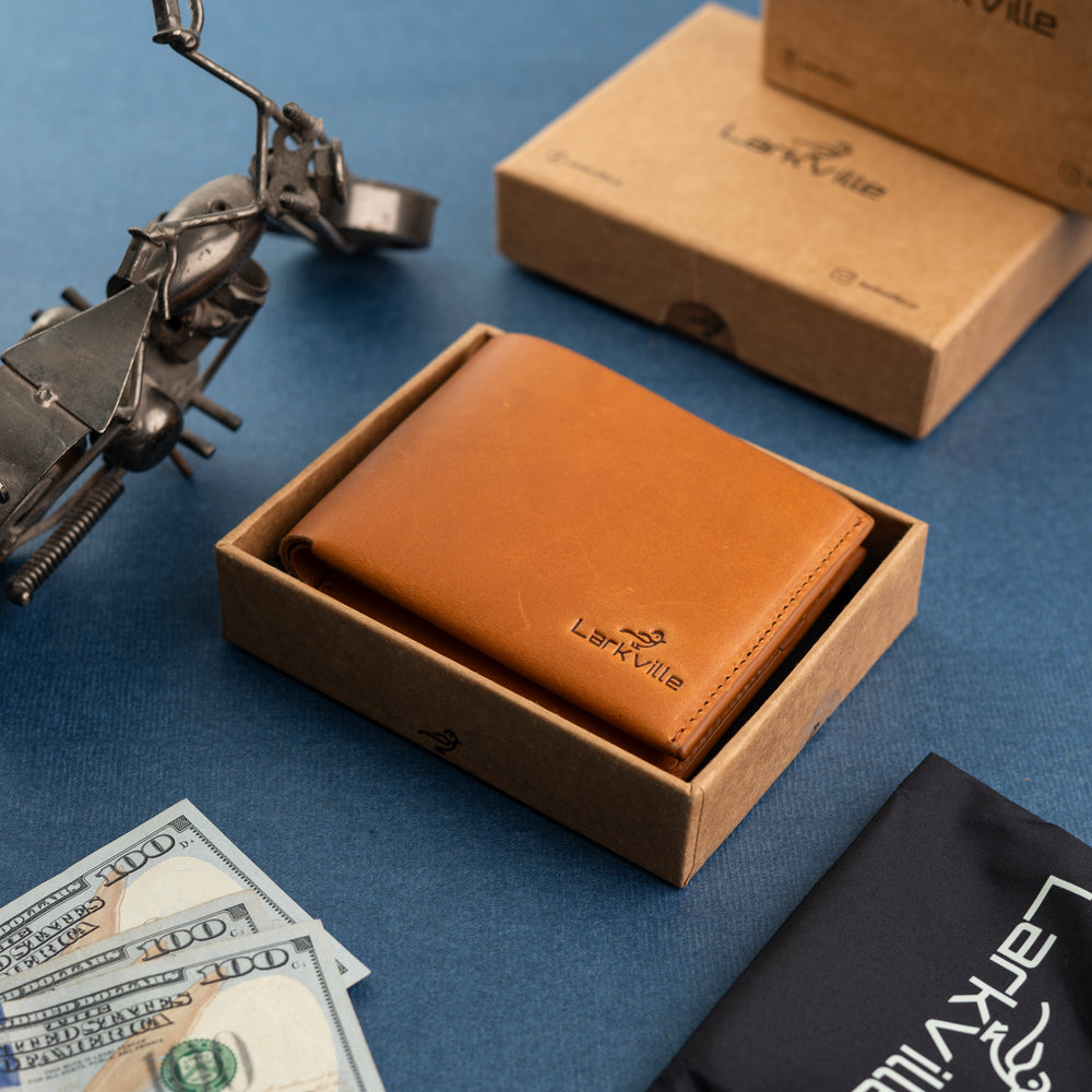 Heritage Bifold full grain leather wallet in Natural, photo 11
