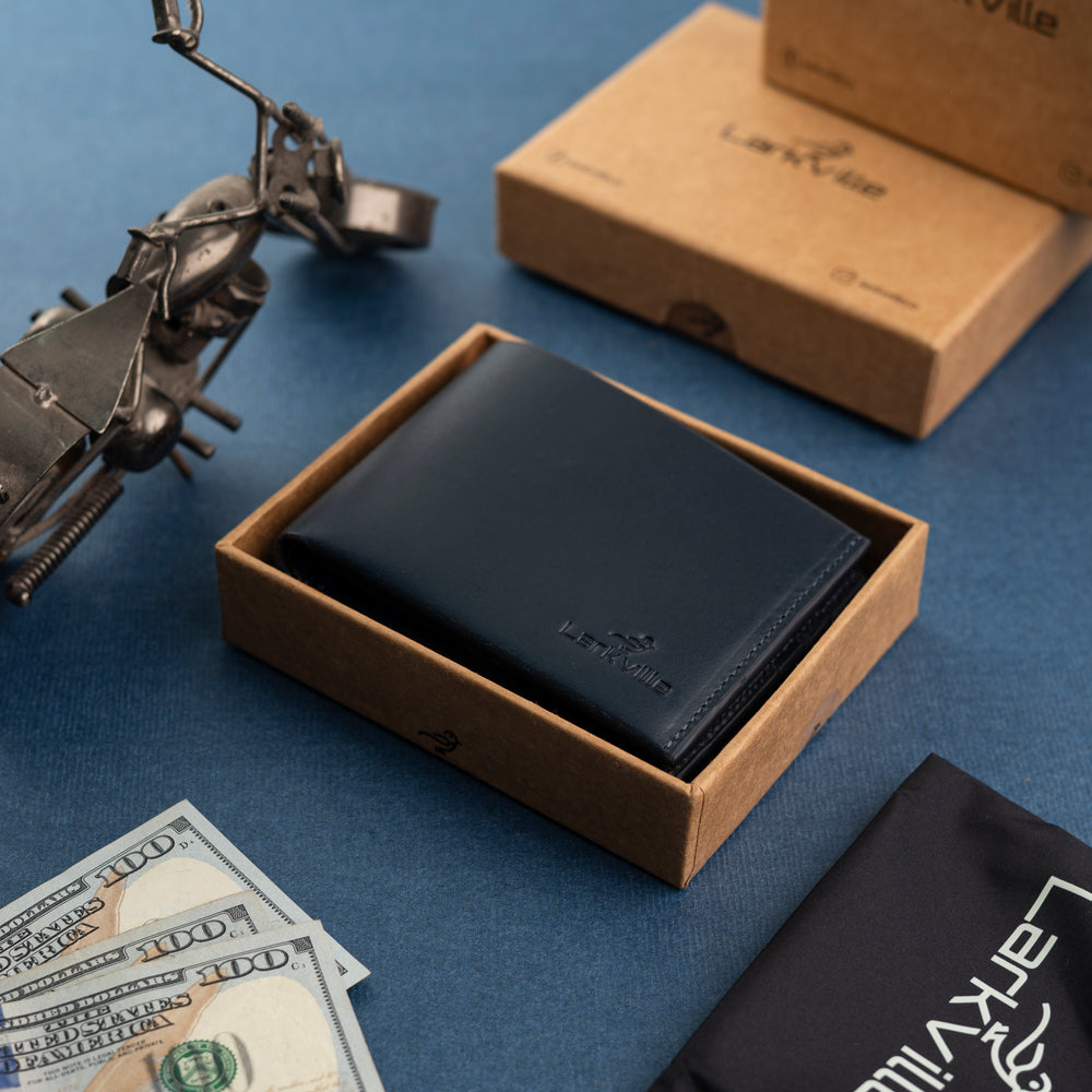Heritage Bifold full grain leather wallet in Navy, photo 11