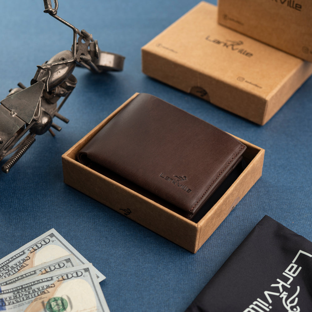 Heritage Bifold full grain leather wallet in Nut Brown, photo 11
